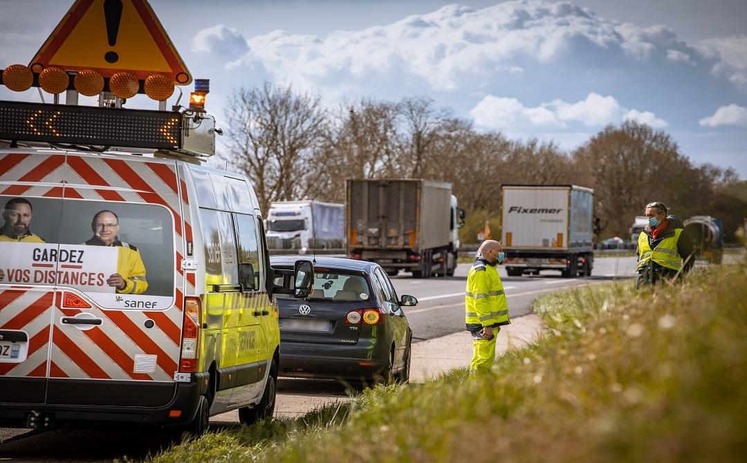 Sécurité-Routière-campagne-panne-voiture-autoroute-patrouilleurs